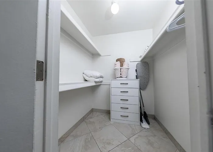 146 Fully Furnished 1br Suite-pet Friendly
